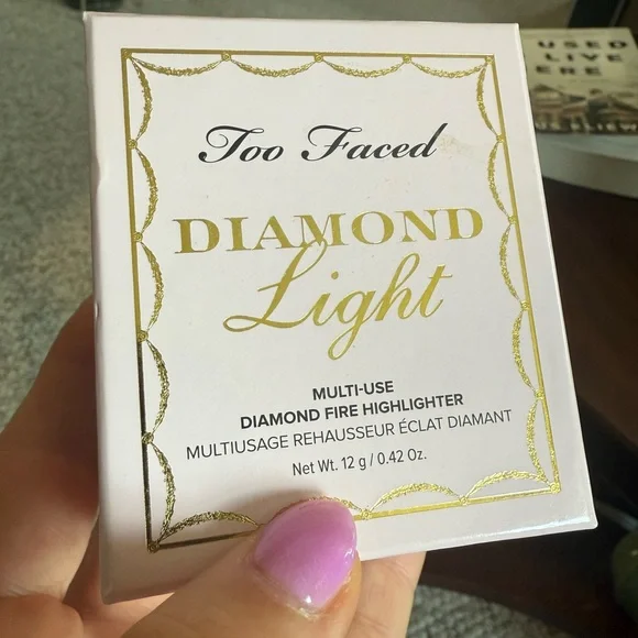 Too Faced Highlighter - Picture 4 of 8